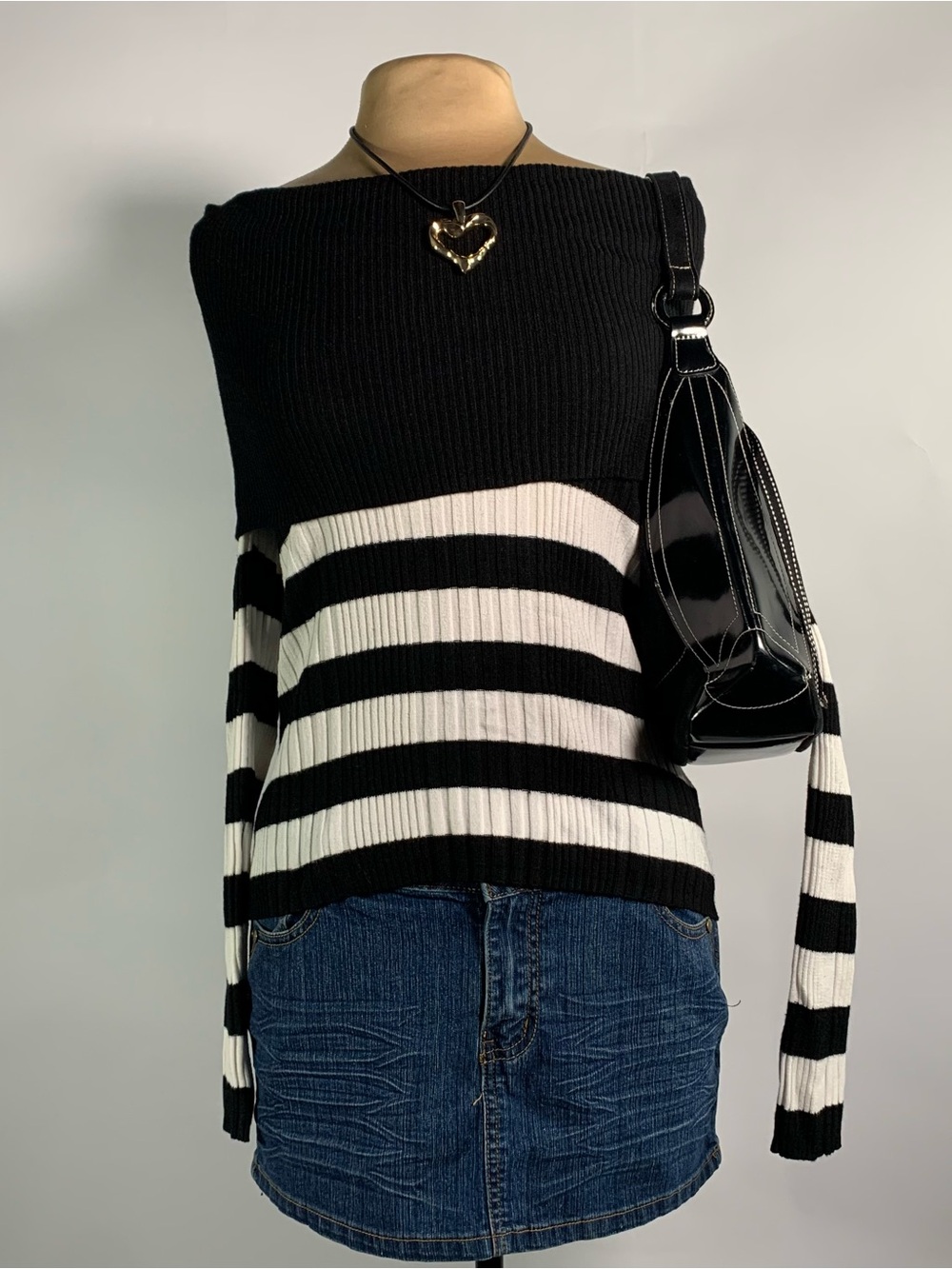 2000s Derek Heart Black & White Striped Off Shoulder Sweater Top M
